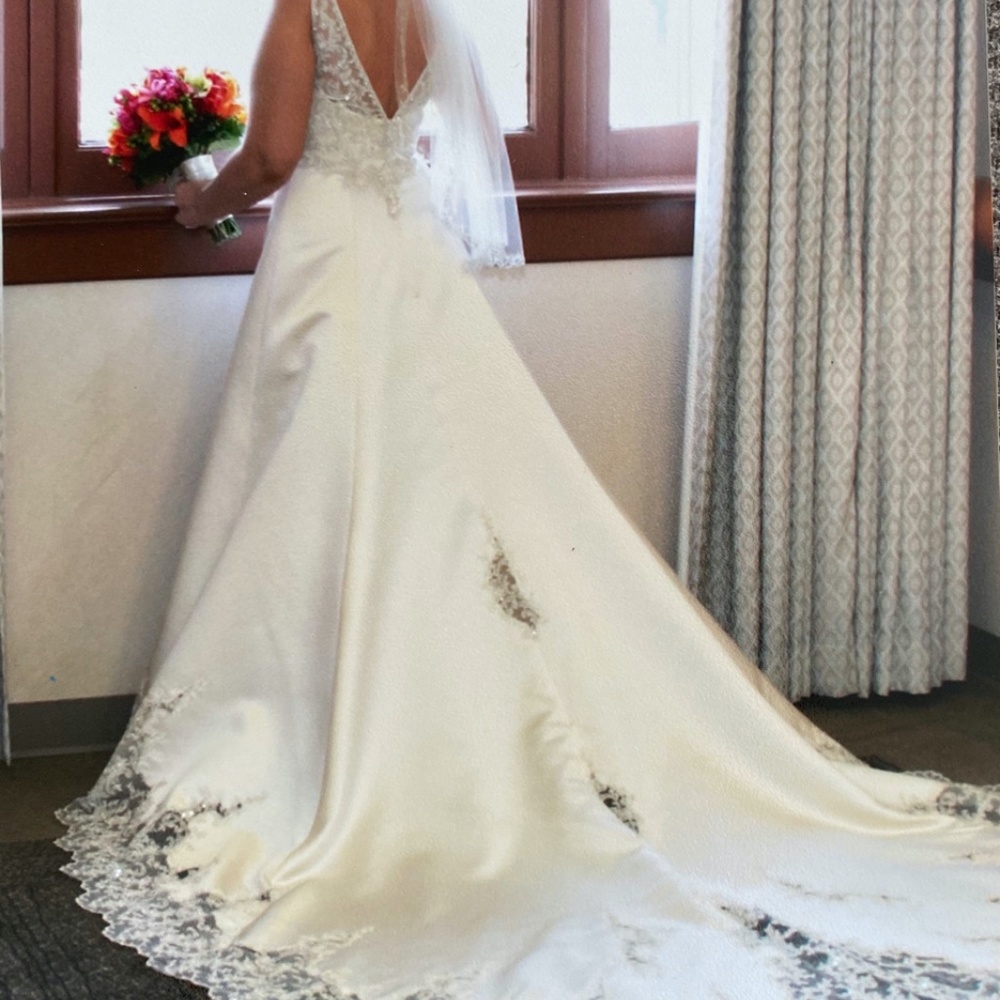 Wedding, Off-White Satin w/ Lace Inlay - Picture 3 of 8